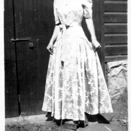 Betty Nicol at Solitary Street, early 1940s 