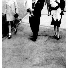 William Fowler with wife Alice and daughters Janet and Norah, early 1930s