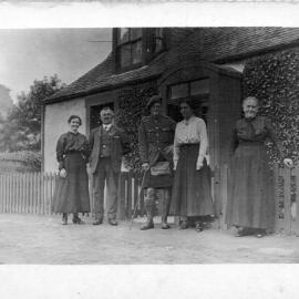 Robert Nicol surrounded by his aunt, uncle and cousins, 1916