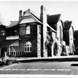 New England University College