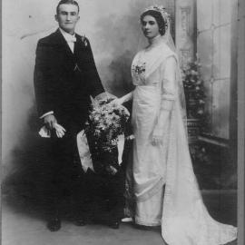 Wedding portrait Percy Crook and Daisy Florence Fraser at Lismore, 19 April 1913
