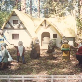 Snow White & the Seven Dwarves, Storyland Gardens, mid-1980s