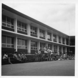 Waiting at the courthouse for the Queen's visit, 11 April 1970