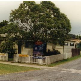 Radford's Signs and Jeffrey Baker Studios at 72 Moonee St in Coffs Harbour, 1990s
