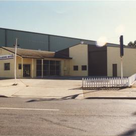 Bellbowrie Motors at 184a Orlando Street in Coffs Harbour, 1990s