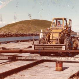Iron tracks being removed from the Jetty, 1984