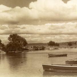 Boats on river, Red Rock, early 1930