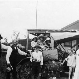 Gill Family & Tom Richards Red Rock 1920