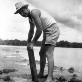 Bill Lynch with yabby pump Red Rock 1940