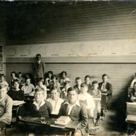 Coffs Harbour classroom, 7th Grade, 1920s