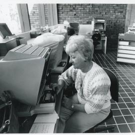 Shirley Rankin in the Family History section of the Coffs Harbour Library, 31 August 1988