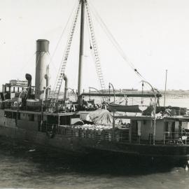 The "Ulmarra" leaving for Sydney, late 1940s