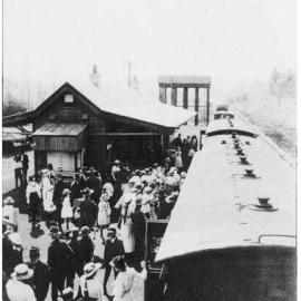 Recruiting train at Glenreagh railway station, 1916
