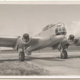 Lincoln bomber at Coffs Harbour Airport, 7 March 1949