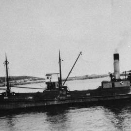 SS Kapara berthing at Coffs Harbour, 1931 