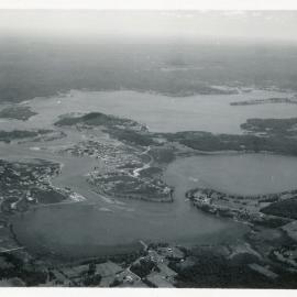 A flight between Coffs Harbour and Sydney, 21 December 1949
