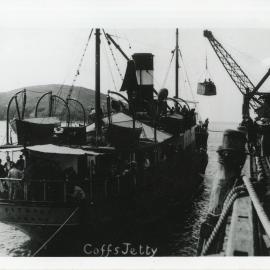 SS Fitzroy transferring passengers at Coffs Jetty, c.1920