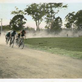 Bicycle race and spectators at the Showground, January 1947
