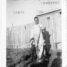Leslie Hobman with granddaughter Linda, 1953