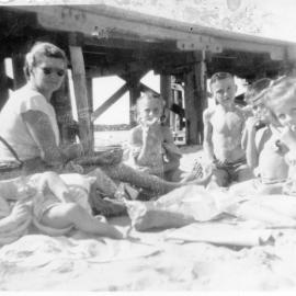 The Hobman family on Jetty Beach, Mother's Day 1953