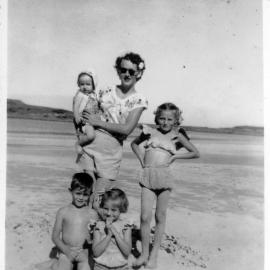 The Hobman family on Jetty Beach, Mother's Day 1953