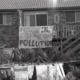 House sign against the ocean outfall project, 21 October 1991