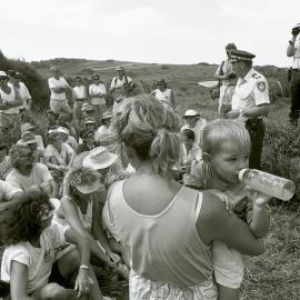Police and protestors on Look-At-Me-Now headland, 25 November 1991