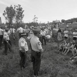 Police and protestors on Look-At-Me-Now headland, 25 November 1991
