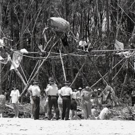 Police and protestors on Look-At-Me-Now headland, 25 November 1991