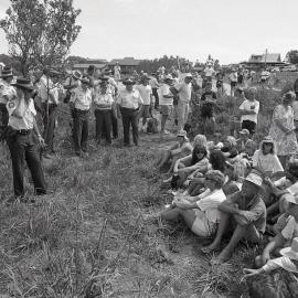 Police and protestors on Look-At-Me-Now headland, 25 November 1991