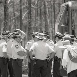 Police discuss options to deal with the Look-At-Me-Now protest, 25 November 1991