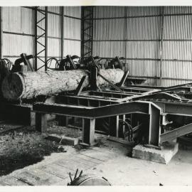 Loading log onto carriage 