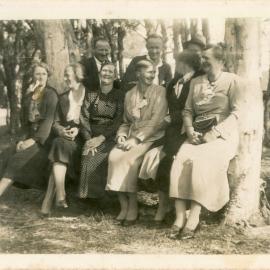 Gardiner family at Bonville Beach, 1921