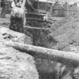 Pipeline across Elbow Street, 24 April 1963