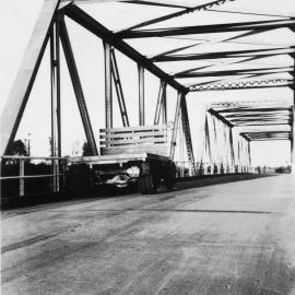 The pumpkin truck on the Raleigh bridge, 1950