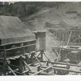 Construction of the Red Hill tunnel, c.1915