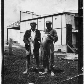 Dagger Ross and Len Robinson with the catch of the day