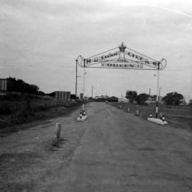 The Royal family is welcomed to Coffs Harbour, April 1970