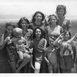 Lightkeepers' families on South Solitary Island, early 1970s