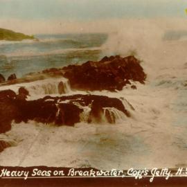 Southern breakwall with heavy seas