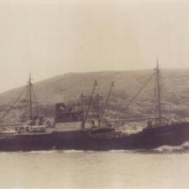 MV Wyangarie leaves Coffs Harbour for the last time, 1954