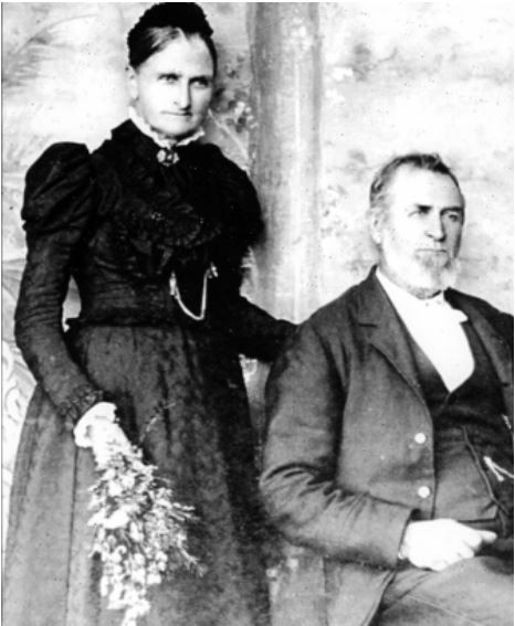 William and Charlotte Toft Pullen
https://webarchive.nla.gov.au/awa/20221017234403/https://www.woolgoolgaheritagewalk.org/woolgoolga-community/historic-recent-photos